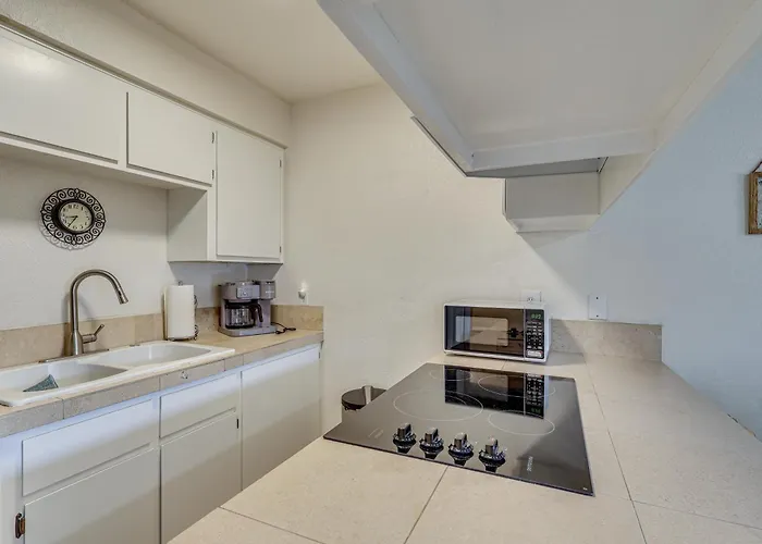 Newly Renovated W/ Pool In Havasu City! *
