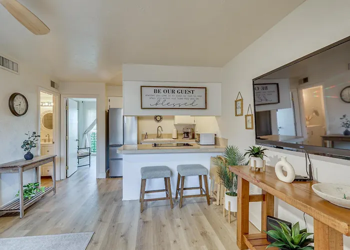 Newly Renovated W/ Pool In Havasu City! Holiday home Lake Havasu City