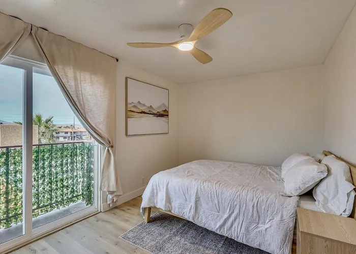 Newly Renovated W/ Pool In Havasu City! Holiday home Lake Havasu City