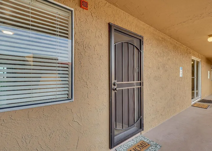 Holiday home Newly Renovated W/ Pool In Havasu City! *