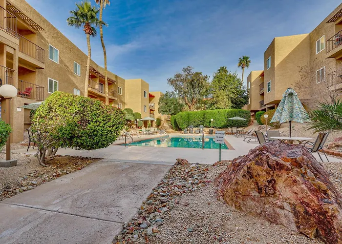 Newly Renovated W/ Pool In Havasu City! * Lake Havasu City