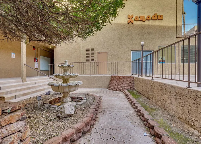 Newly Renovated W/ Pool In Havasu City! *
